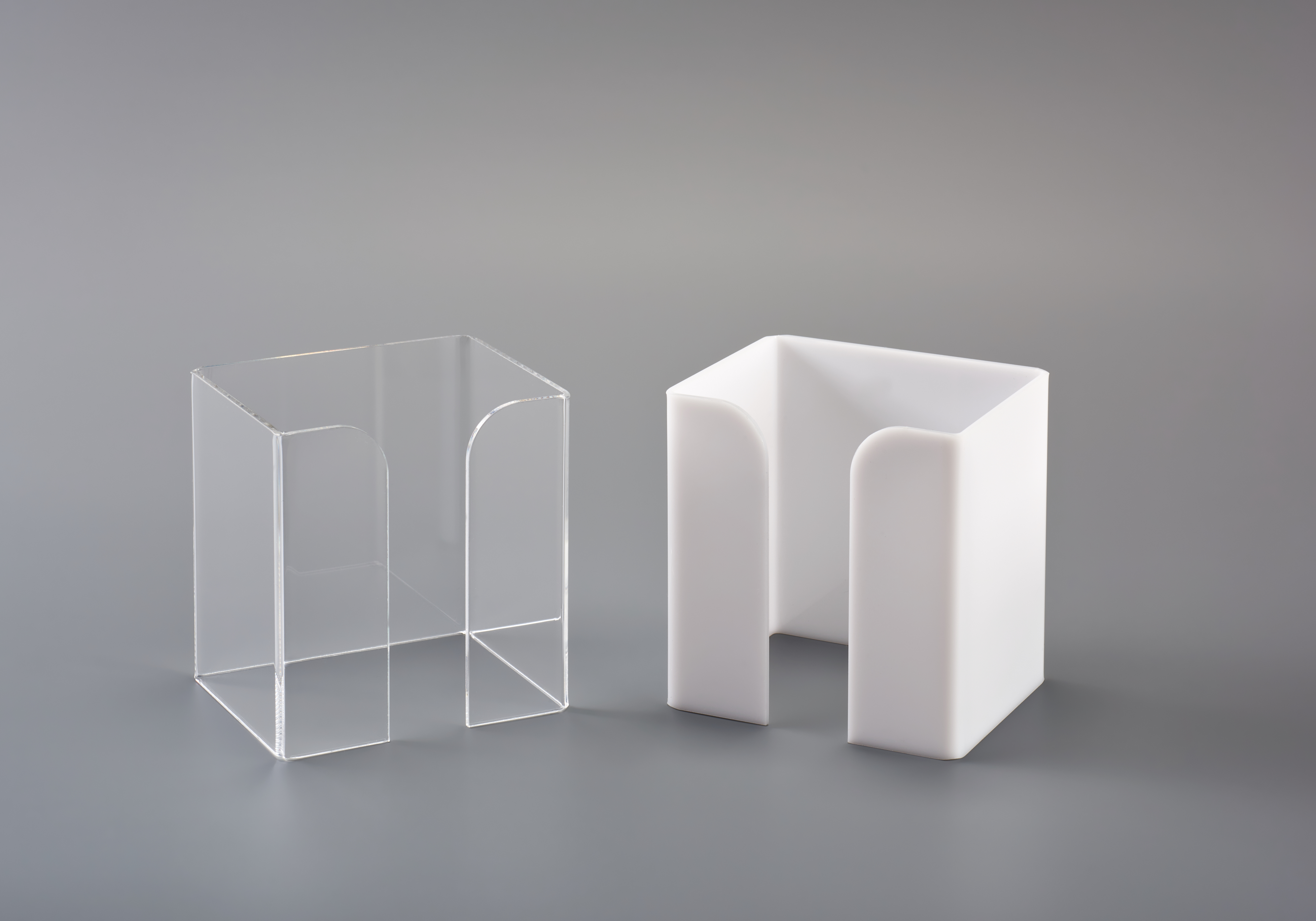 zakázkové výrobky z plexiskla (akrylátového skla)
